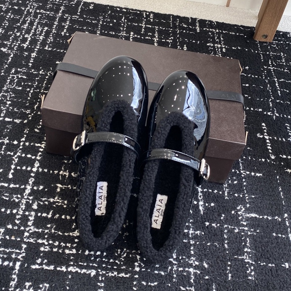Alaia Black Fleece-Lined Mary Jane Shoes - Picture 4 of 8